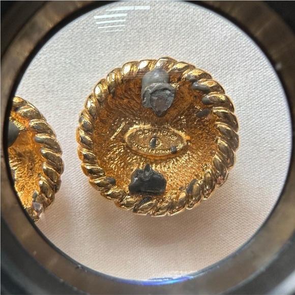 Chanel CC Gold Clip On Earrings - Picture 4 of 6